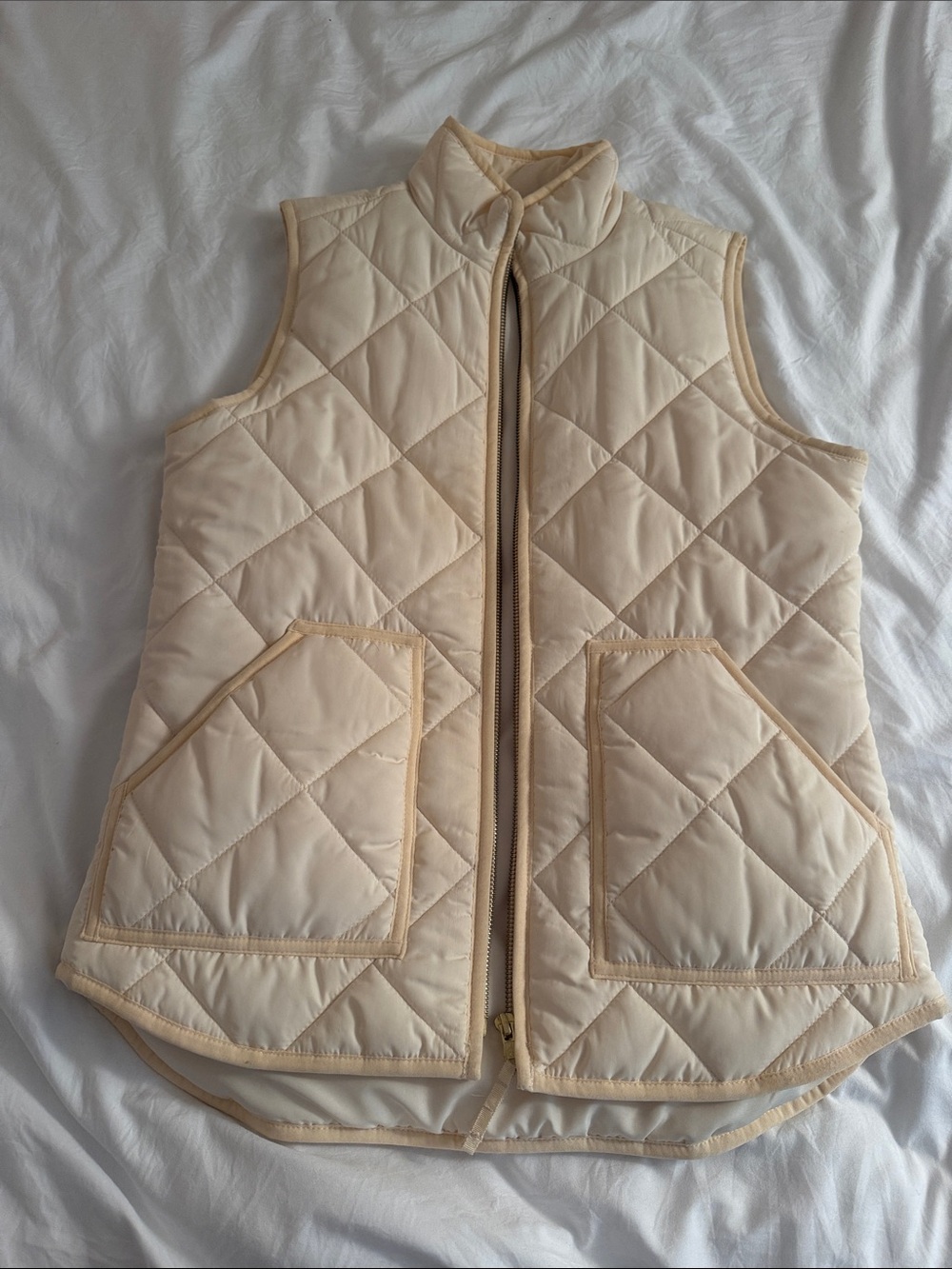 J Crew Women’s Quilted Sleeveless Vest - Cream